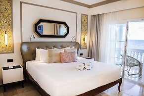 Grand Palladium Lady Hamilton Resort & Spa All Inclusive