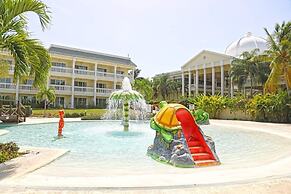 Grand Palladium Lady Hamilton Resort & Spa All Inclusive