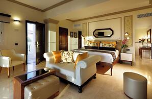 Grand Palladium Lady Hamilton Resort & Spa All Inclusive