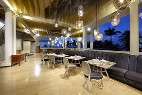 Grand Palladium Lady Hamilton Resort & Spa All Inclusive