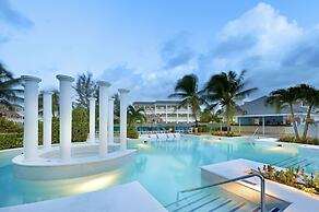 Grand Palladium Lady Hamilton Resort & Spa All Inclusive