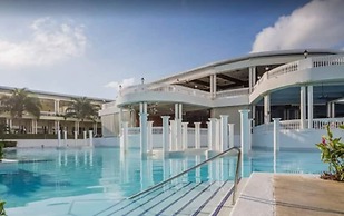 Grand Palladium Lady Hamilton Resort & Spa All Inclusive