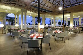 Grand Palladium Lady Hamilton Resort & Spa All Inclusive