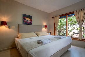 Blu Galapagos Sustainable Waterfront Lodge