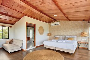 Blu Galapagos Sustainable Waterfront Lodge