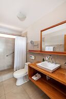 Blu Galapagos Sustainable Waterfront Lodge