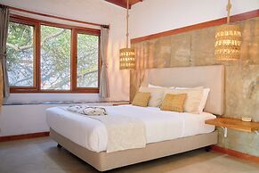 Blu Galapagos Sustainable Waterfront Lodge