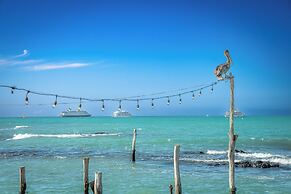 Blu Galapagos Sustainable Waterfront Lodge