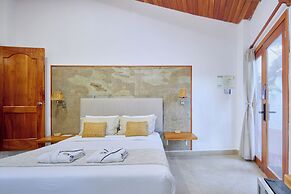 Blu Galapagos Sustainable Waterfront Lodge