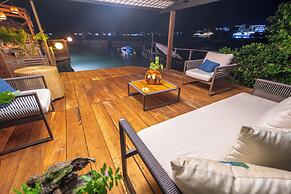 Blu Galapagos Sustainable Waterfront Lodge