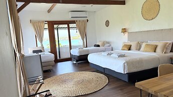 Blu Galapagos Sustainable Waterfront Lodge