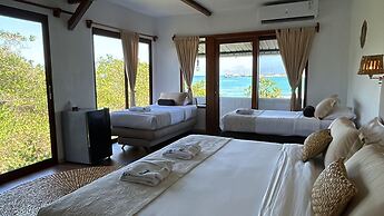 Blu Galapagos Sustainable Waterfront Lodge