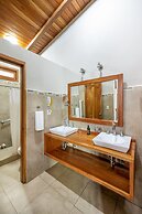 Blu Galapagos Sustainable Waterfront Lodge