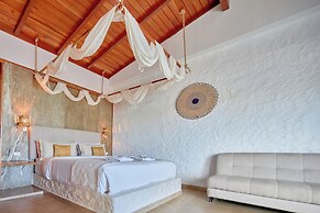 Blu Galapagos Sustainable Waterfront Lodge