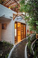 Blu Galapagos Sustainable Waterfront Lodge