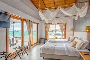 Blu Galapagos Sustainable Waterfront Lodge