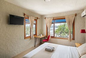 Blu Galapagos Sustainable Waterfront Lodge