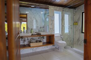 Blu Galapagos Sustainable Waterfront Lodge