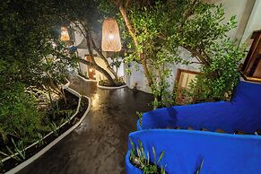 Blu Galapagos Sustainable Waterfront Lodge