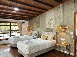 Blu Galapagos Sustainable Waterfront Lodge