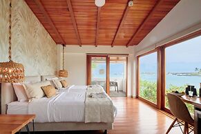 Blu Galapagos Sustainable Waterfront Lodge