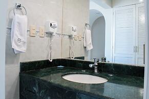 Hotel & Suites Aliana
