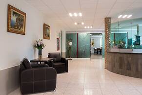 Hotel & Suites Aliana