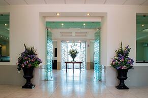 Hotel & Suites Aliana