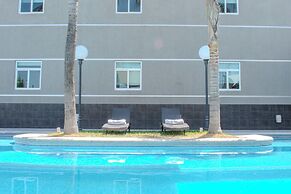 Hotel & Suites Aliana