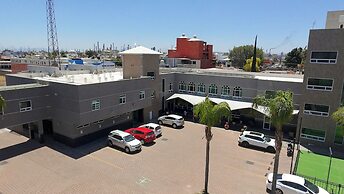 Hotel & Suites Aliana