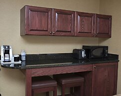 Best Western Plus Fredericton Hotel & Suites