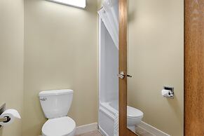 Best Western Plus Fredericton Hotel & Suites