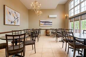 Best Western Plus Fredericton Hotel & Suites