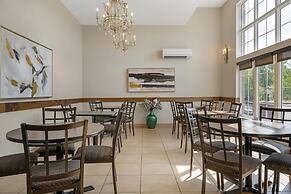 Best Western Plus Fredericton Hotel & Suites