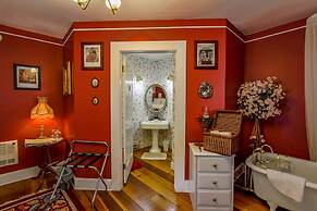 Buffalo Tavern Bed & Breakfast