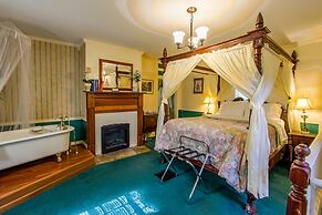 Buffalo Tavern Bed & Breakfast