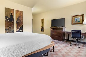 Best Western Plus Cimarron Hotel & Suites