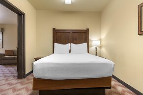 Best Western Plus Cimarron Hotel & Suites