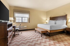 Best Western Plus Cimarron Hotel & Suites