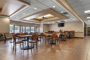 Best Western Plus Cimarron Hotel & Suites