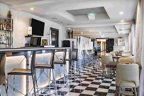 Salles Hotel Aeroport de Girona