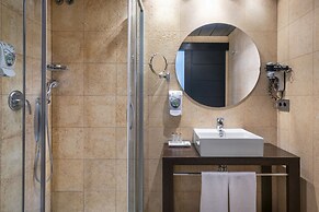 Salles Hotel Aeroport de Girona