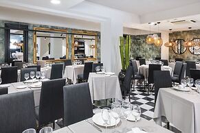 Salles Hotel Aeroport de Girona