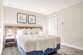 Starfish Manor Oceanfront Hotel