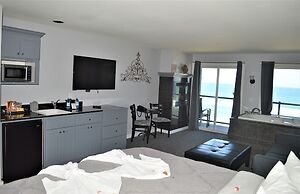 Starfish Manor Oceanfront Hotel