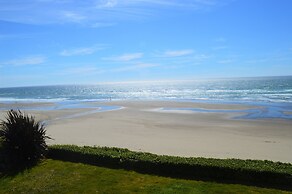 Starfish Manor Oceanfront Hotel