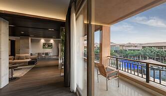 Dusit Thani LakeView Cairo