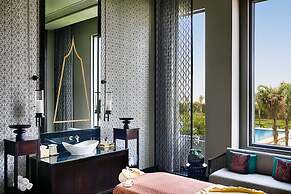 Dusit Thani LakeView Cairo