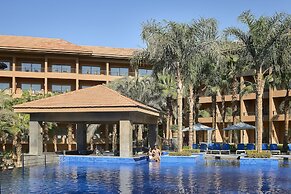 Dusit Thani LakeView Cairo