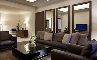 Dusit Thani LakeView Cairo